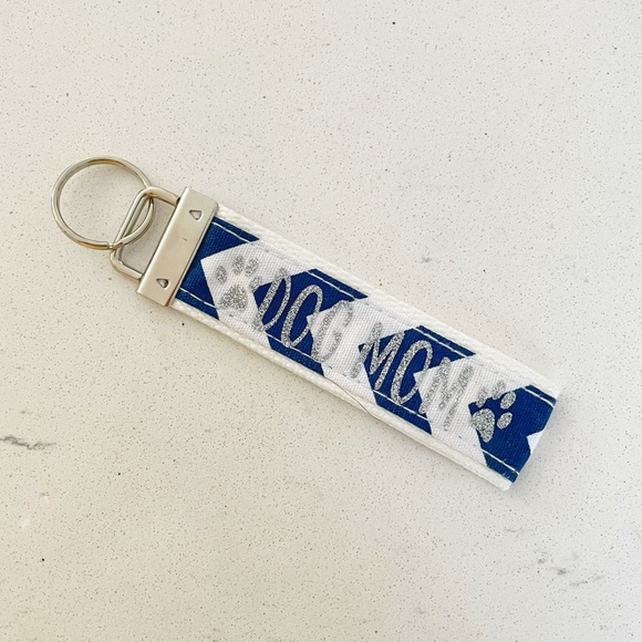 HANDMADE Dog Mom Navy White and Silver Glitter Keychain Holder Fob - NEW - Picture 2 of 4